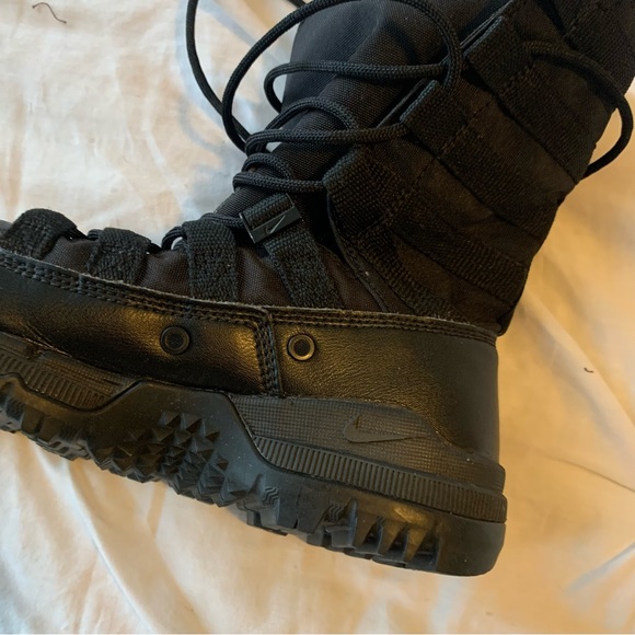 Nike SFB Gen 2 8” Tactical Boot Sneakers - Picture 12 of 16